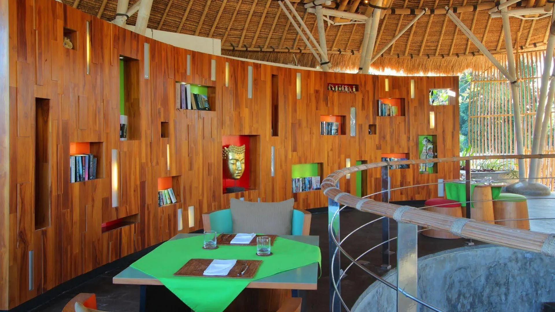 Taman Mesari Luxury Villas-Seminyak Kuta Lombok Villa